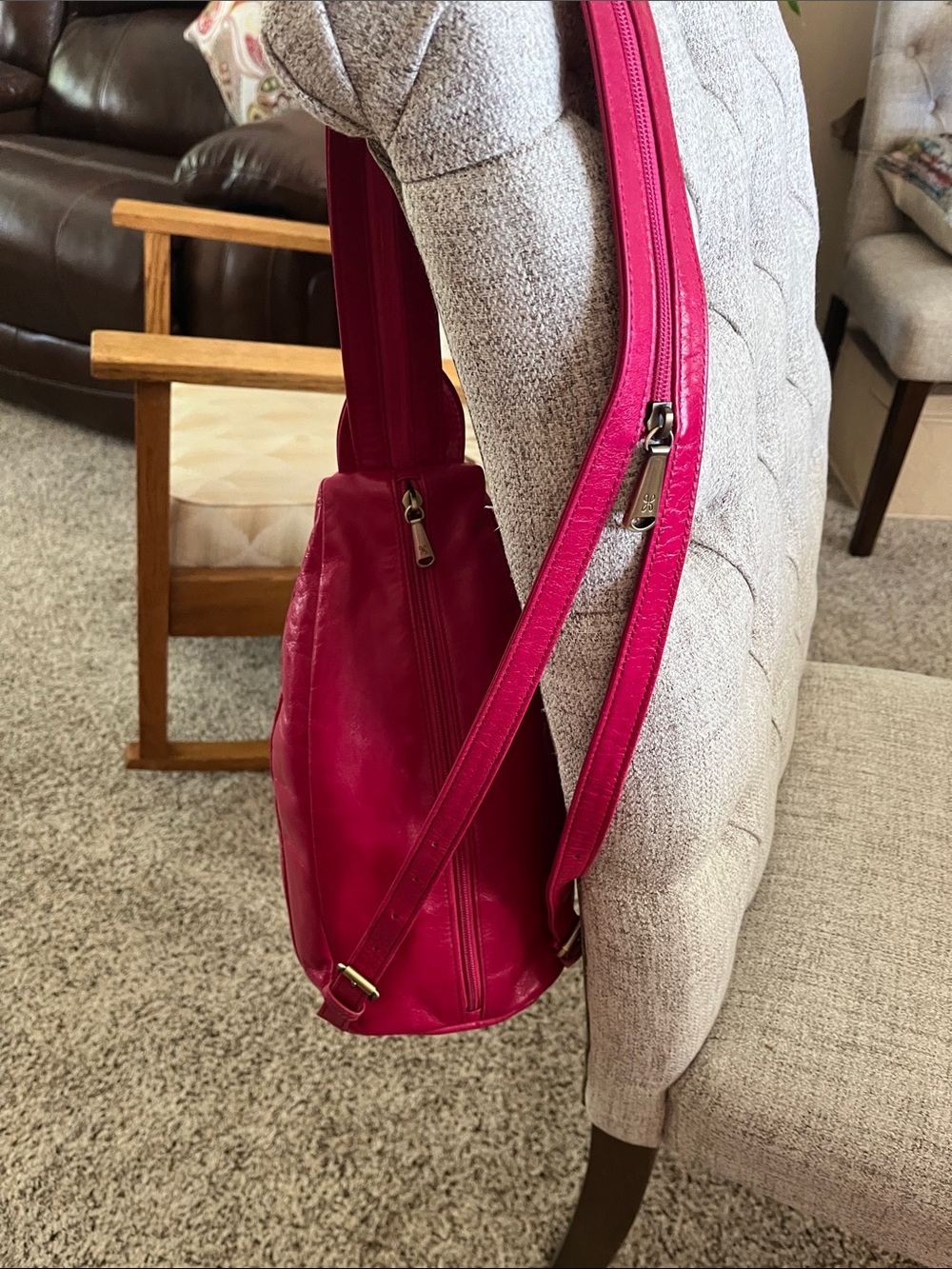 HOBO 'Kiley' Fuchsia Sling Convertible Leather Backpack. Very light weight! - Picture 3 of 7